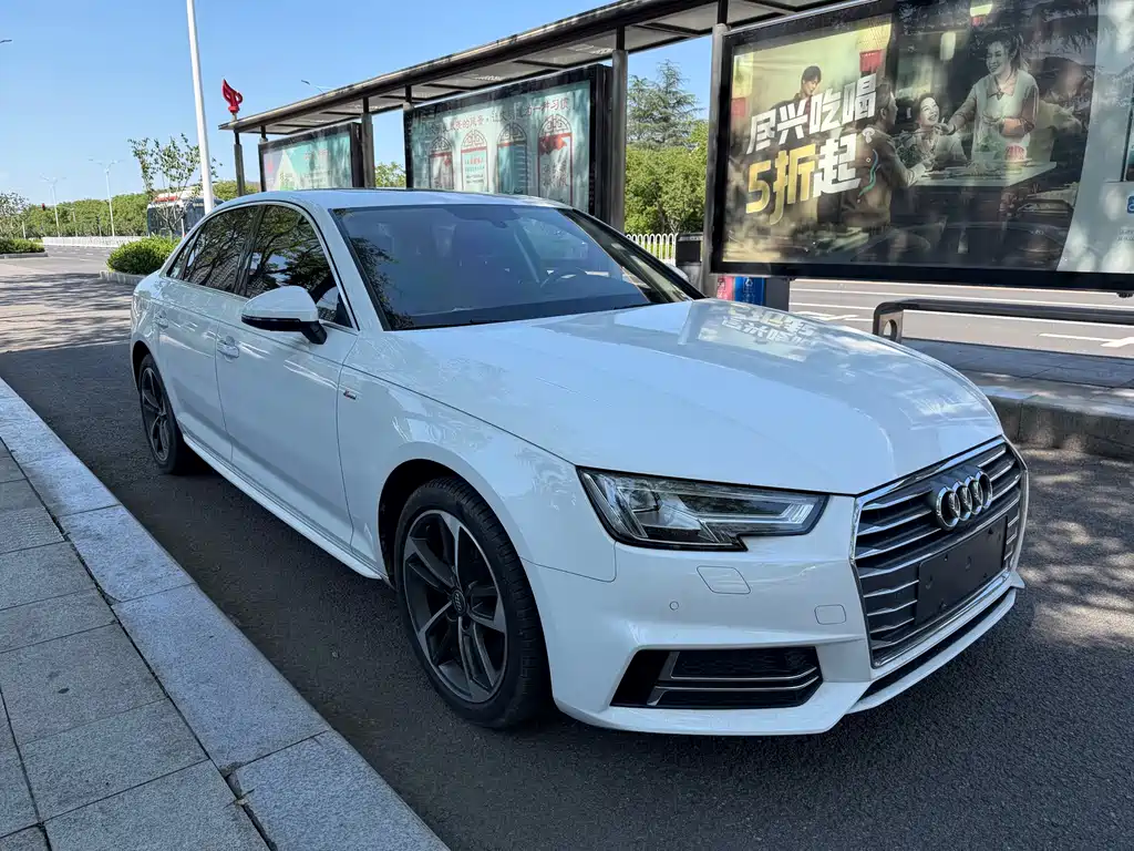 Audi A4L 2016 — фото 1
