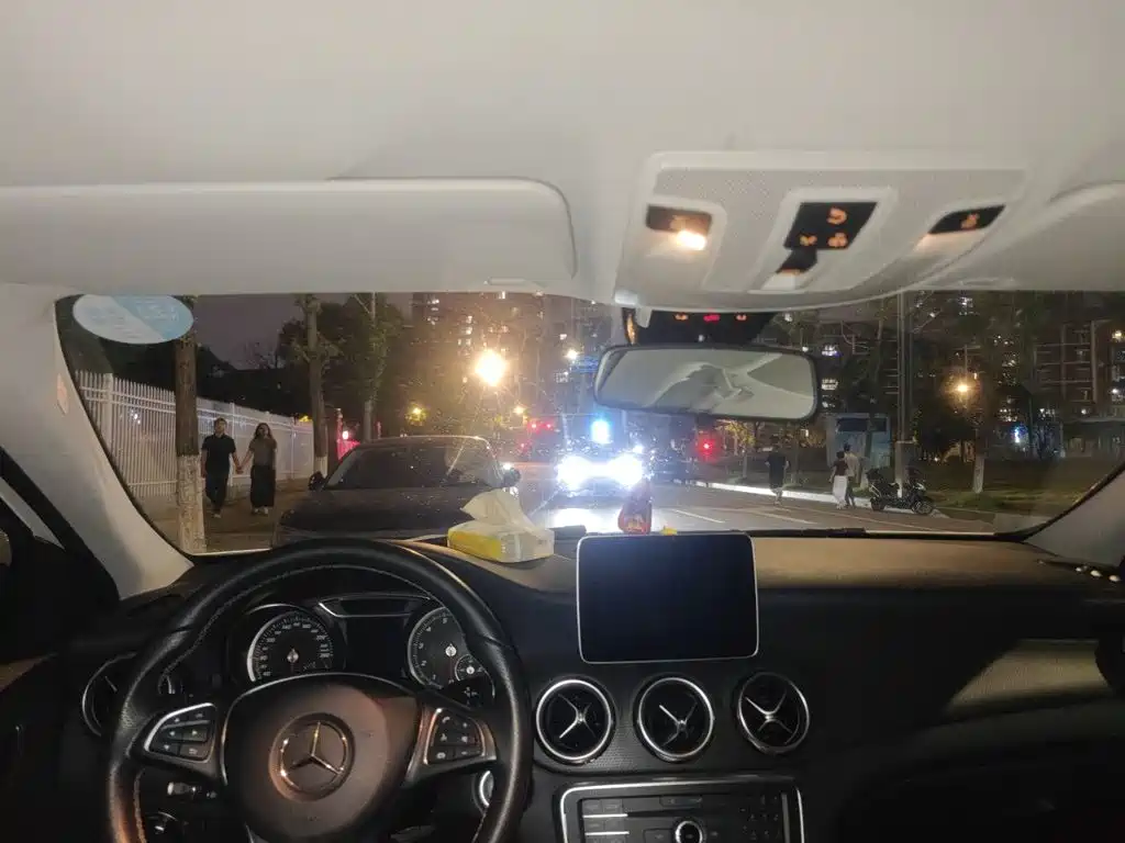 Mercedes-Benz GLA 2018 — фото 15