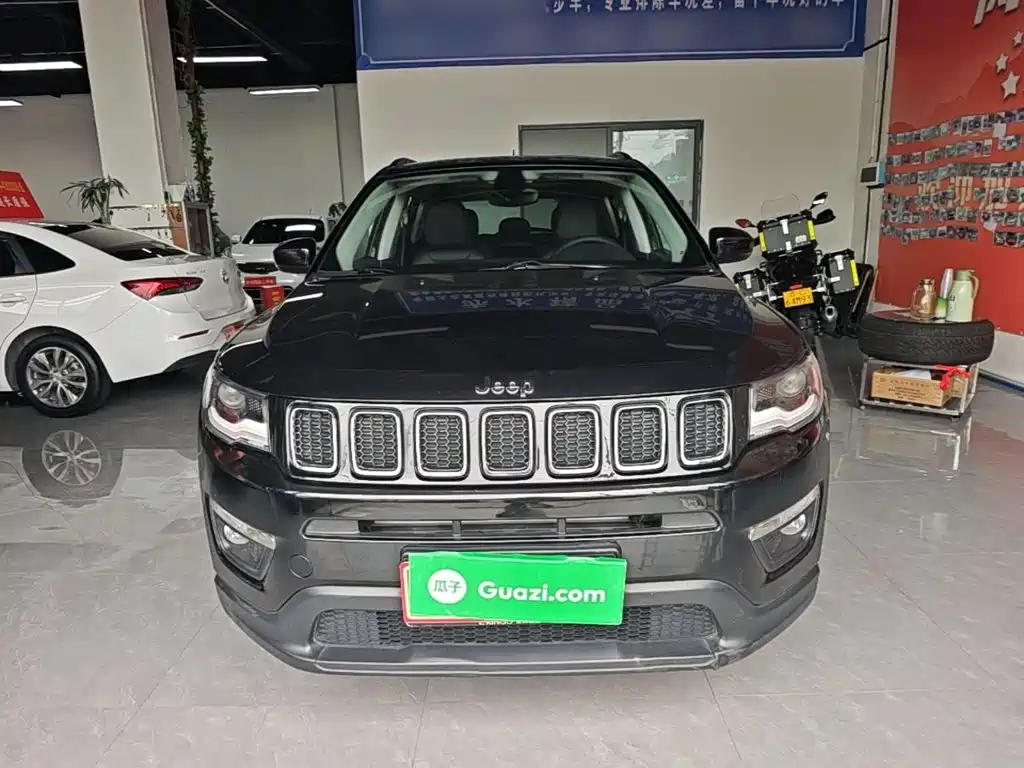 Jeep Compass 2018 — фото 3