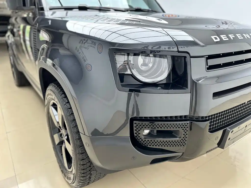 Land Rover Defender 2024 — фото 18