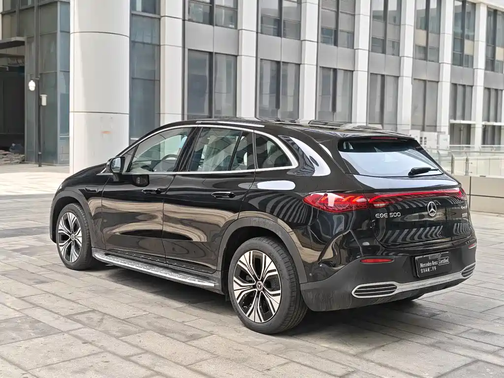Mercedes-Benz EQE SUV 2025