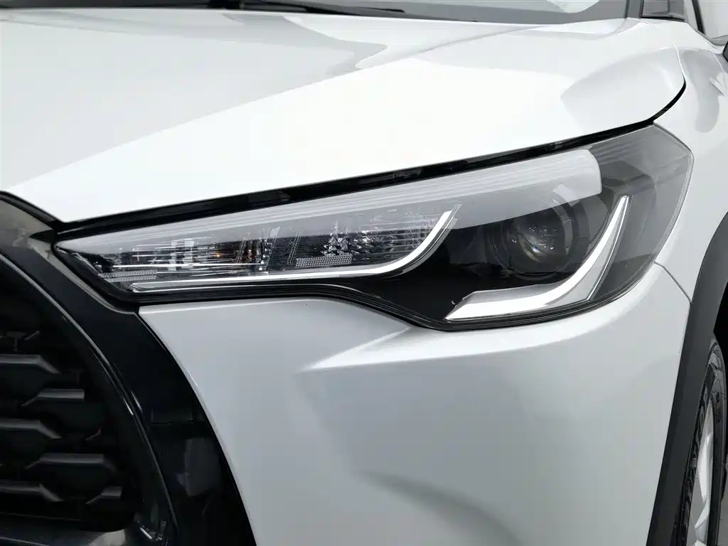 Toyota Corolla Cross 2023 — фото 7