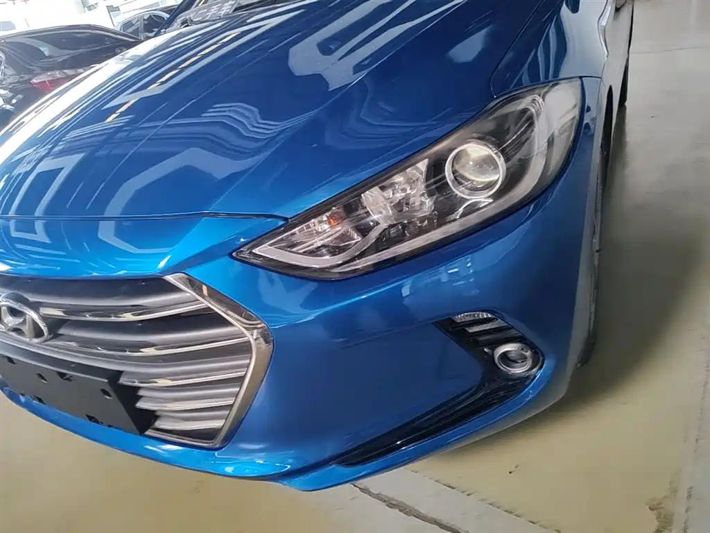 Hyundai Elantra 2017 — фото 24