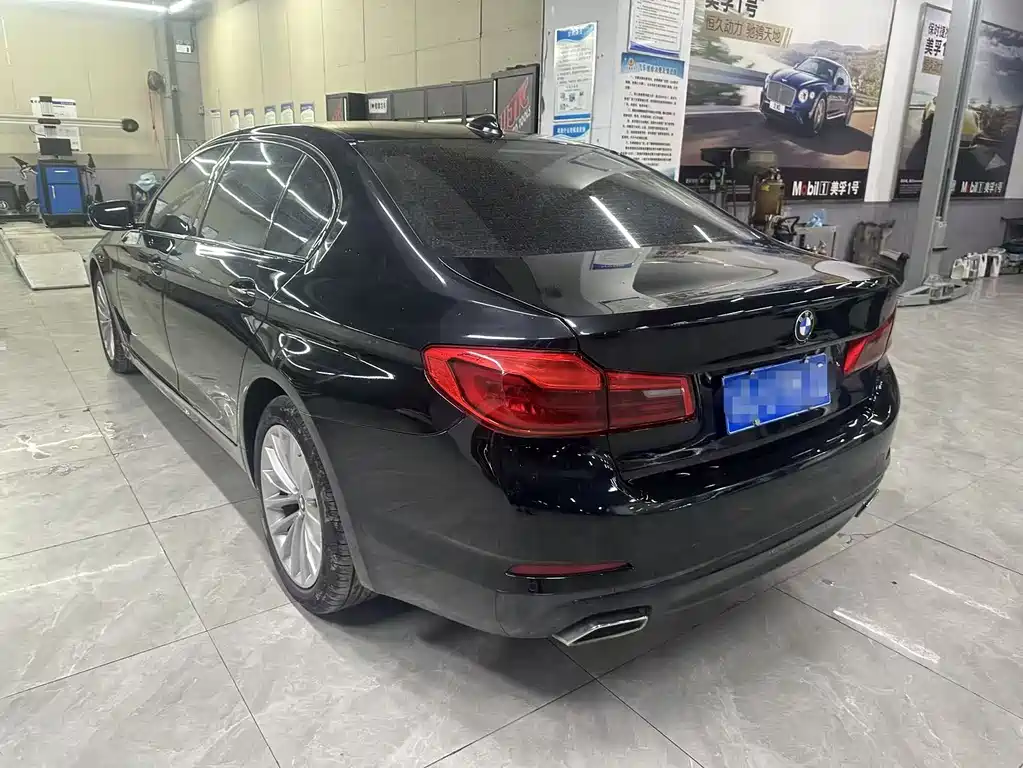 BMW 5 Series 2020 — фото 18