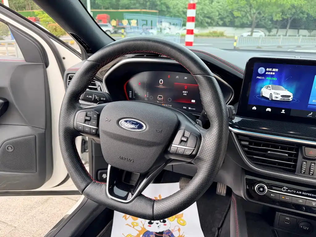 Ford Focus 2022 — фото 10