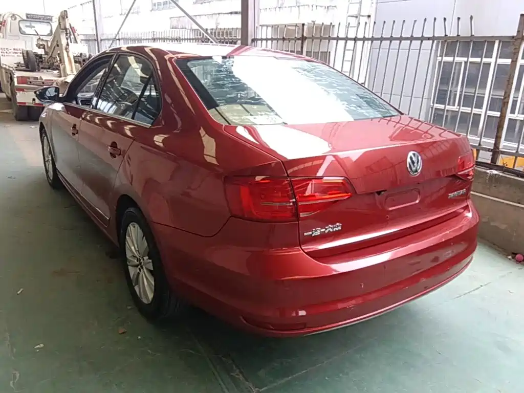 Volkswagen Sagitar 2015
