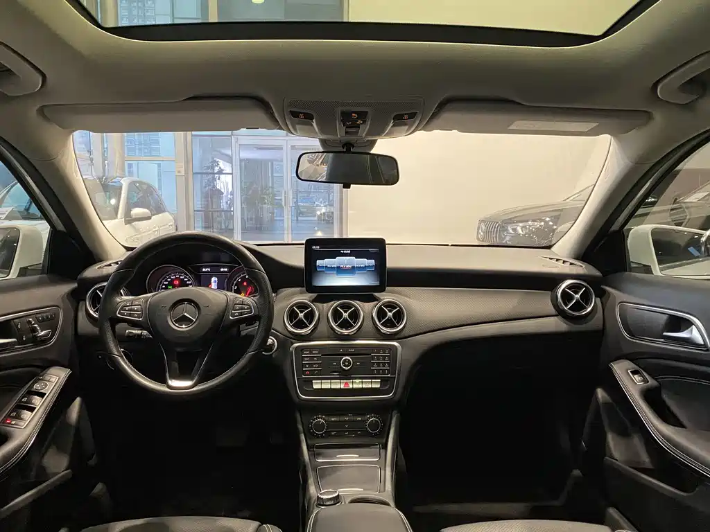 Mercedes-Benz GLA 2017 — фото 9