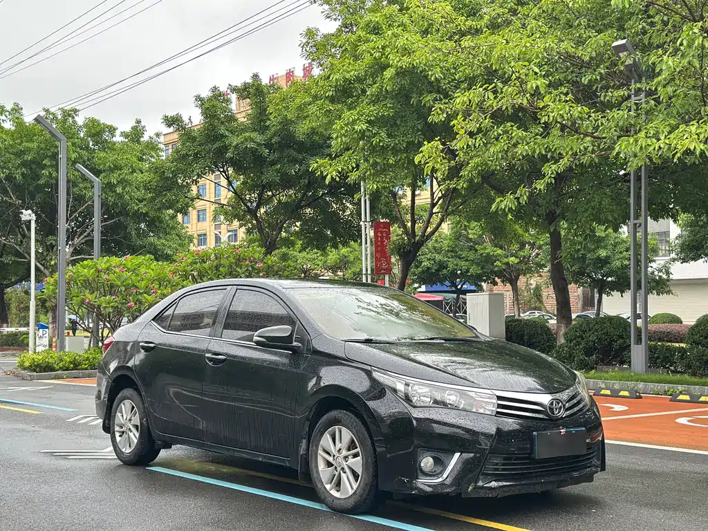 Toyota Corolla 2017 — фото 3