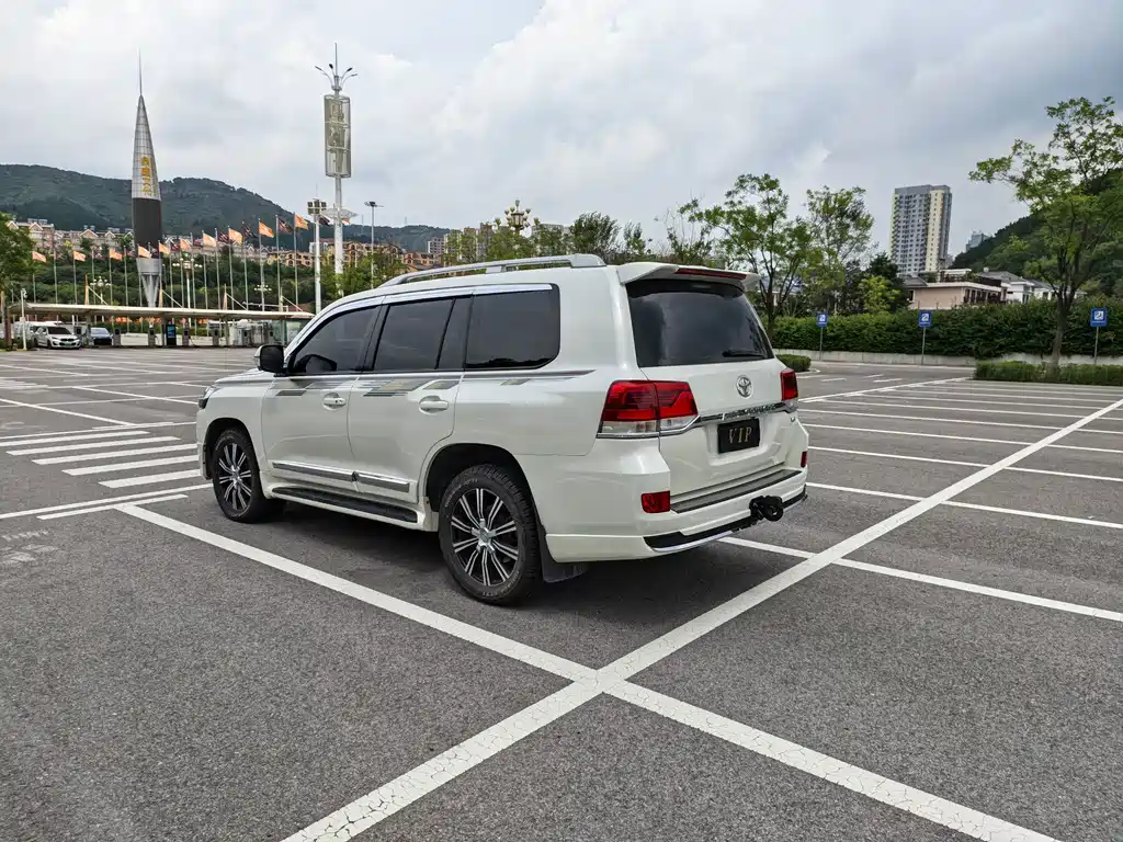 Toyota Land Cruiser 2015 — фото 7
