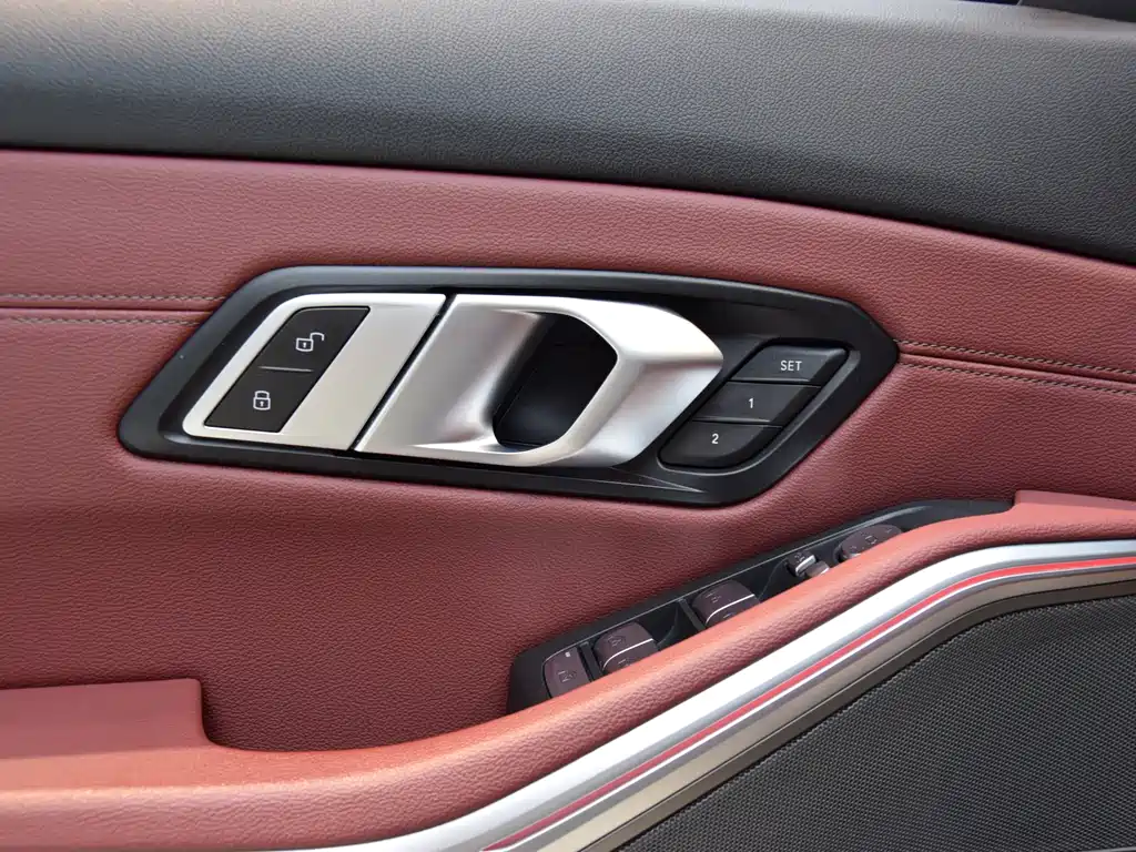 BMW 3 Series 2023 — фото 10