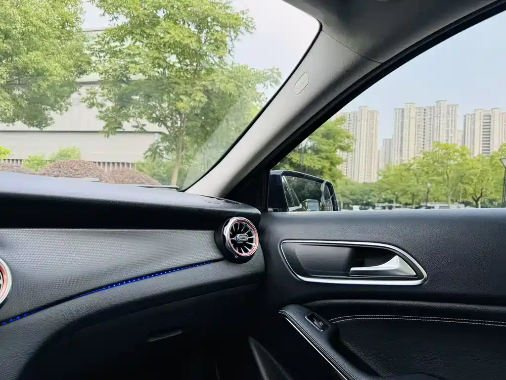 Mercedes-Benz GLA 2018 — фото 14