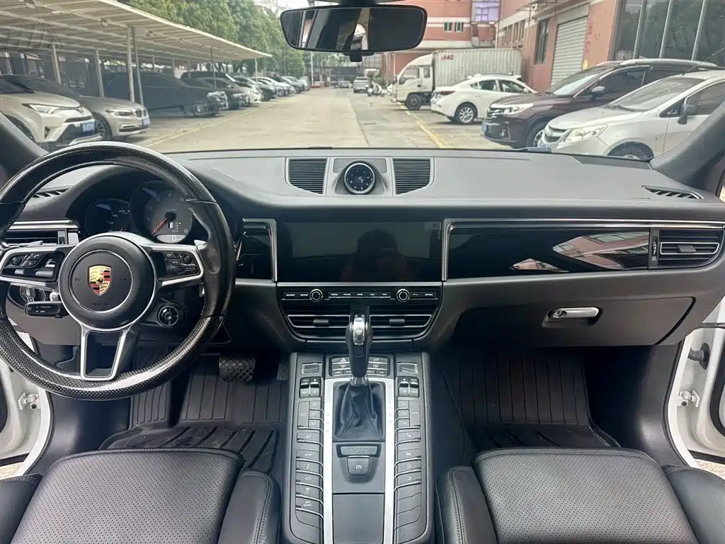 Porsche Macan 2021 — фото 8