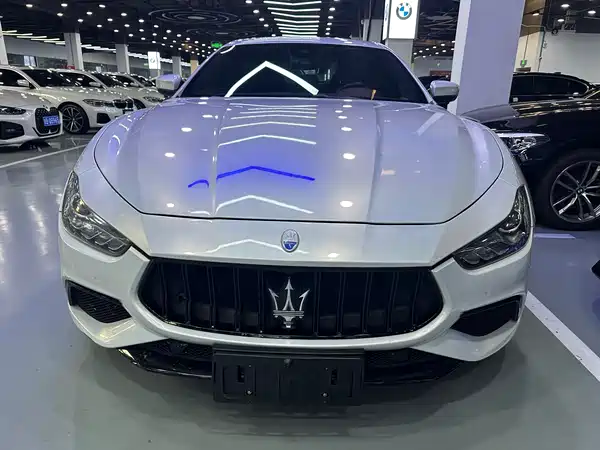 Maserati Ghibli 2021