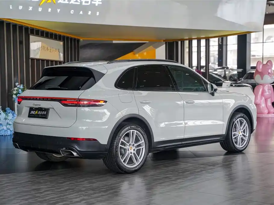 Porsche Cayenne 2018 — фото 17