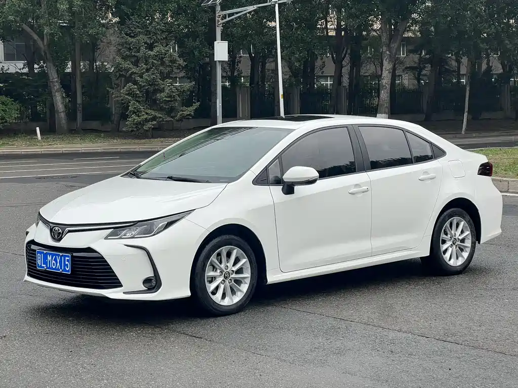 Toyota Corolla 2022 — фото 1