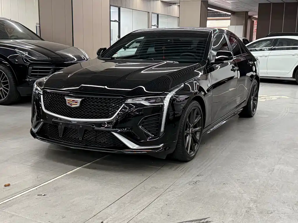 Cadillac CT4 2021