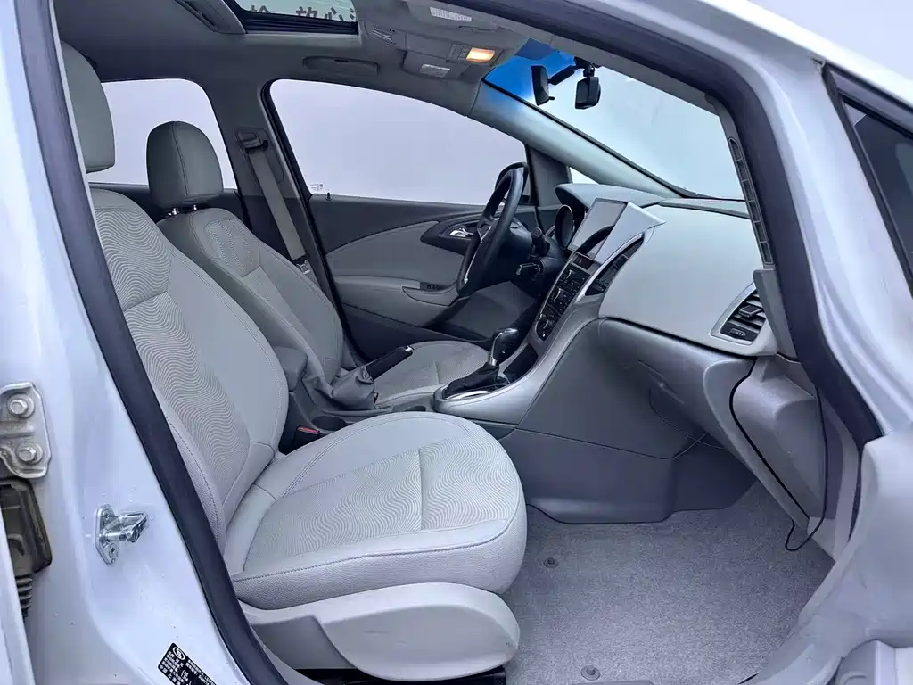 Buick Excelle 2013