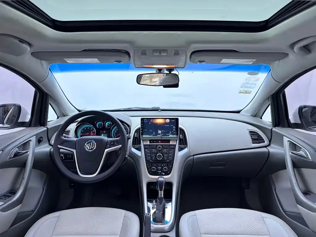 Buick Excelle 2013 — фото 8