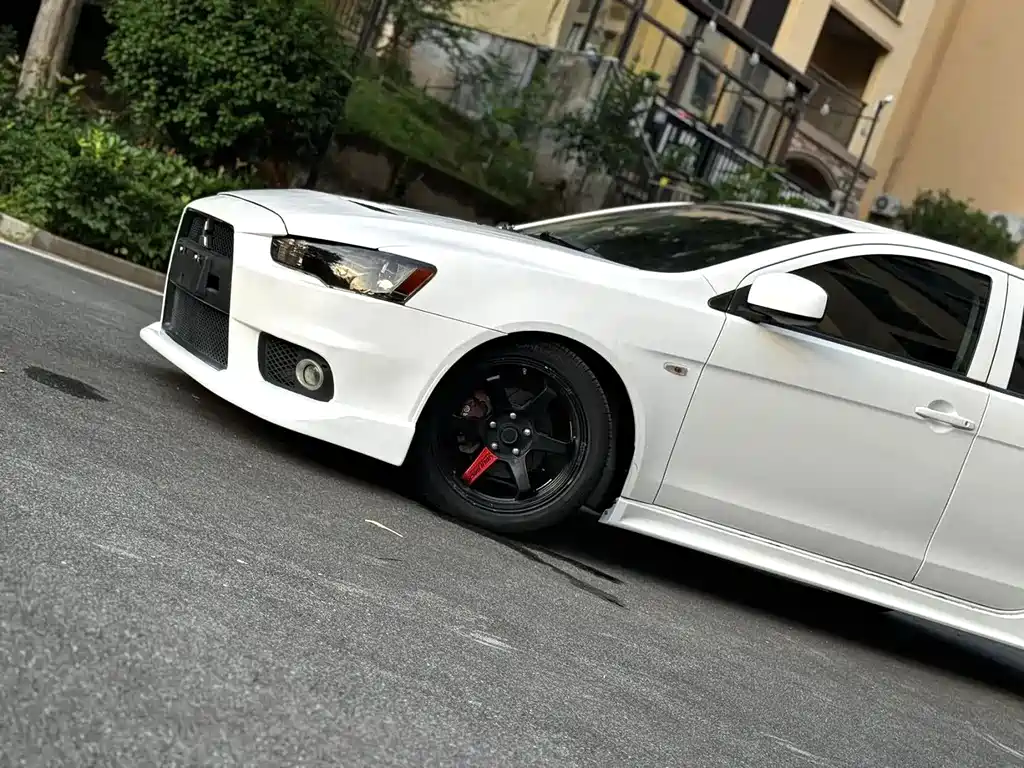 Mitsubishi Lancer EX 2013