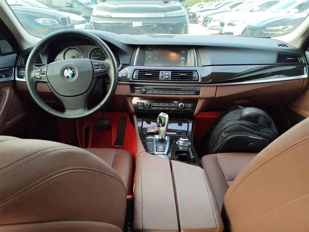 BMW 5 Series 2016 — фото 10