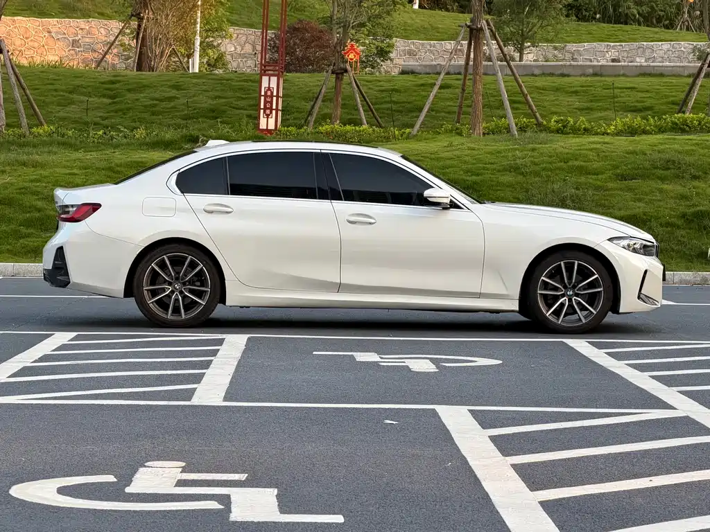 BMW 3 Series 2023