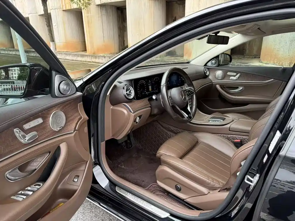 Mercedes-Benz E-Class 2022 — фото 22