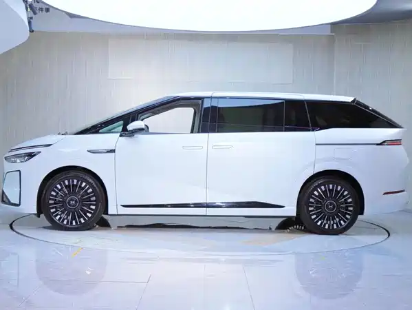 XPeng X9 2026