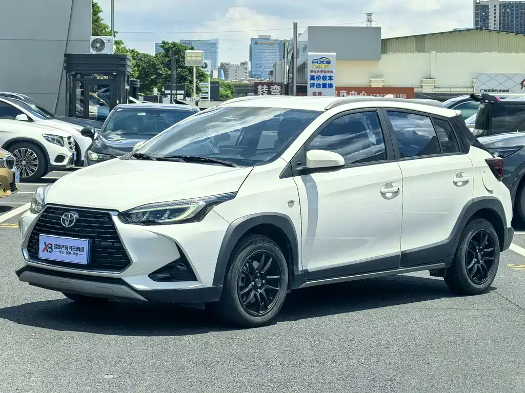 Toyota Yaris L 2021