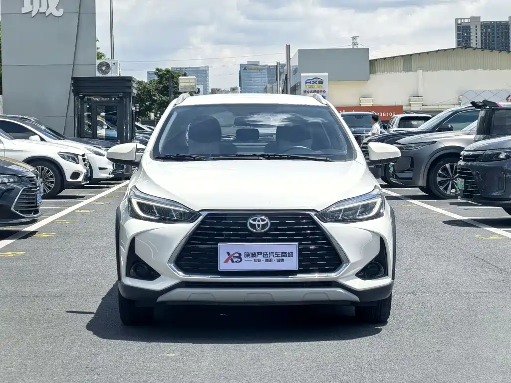 Toyota Yaris L 2021