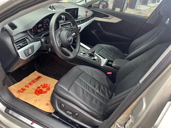 Audi A4L 2018