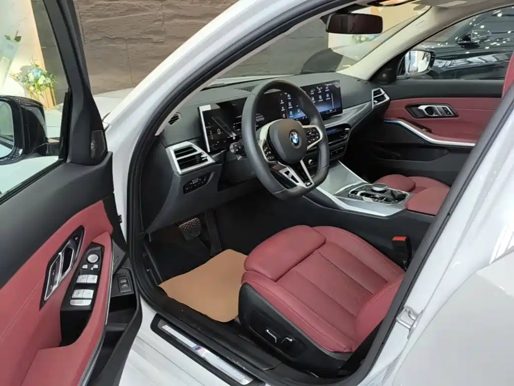 BMW 3 Series 2025 — фото 16
