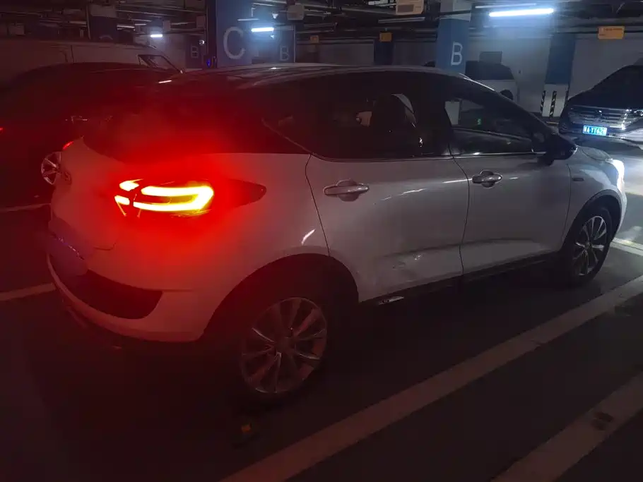 Geely Emgrand GS 2018 — фото 3