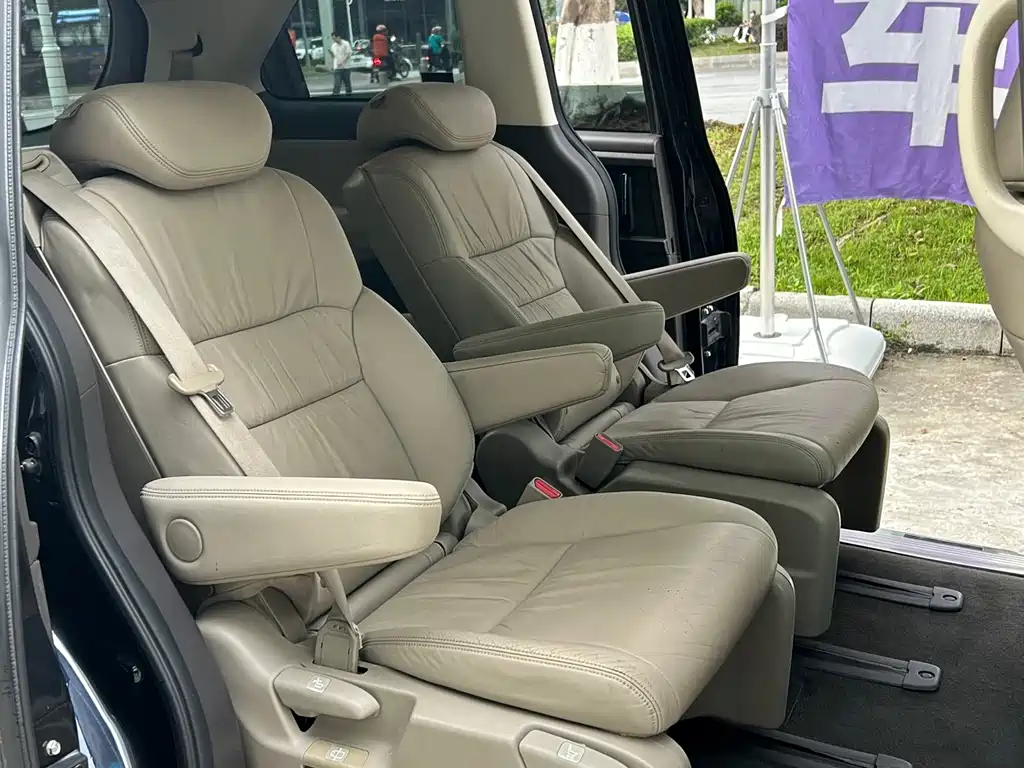 Honda Odyssey 2017 — фото 10