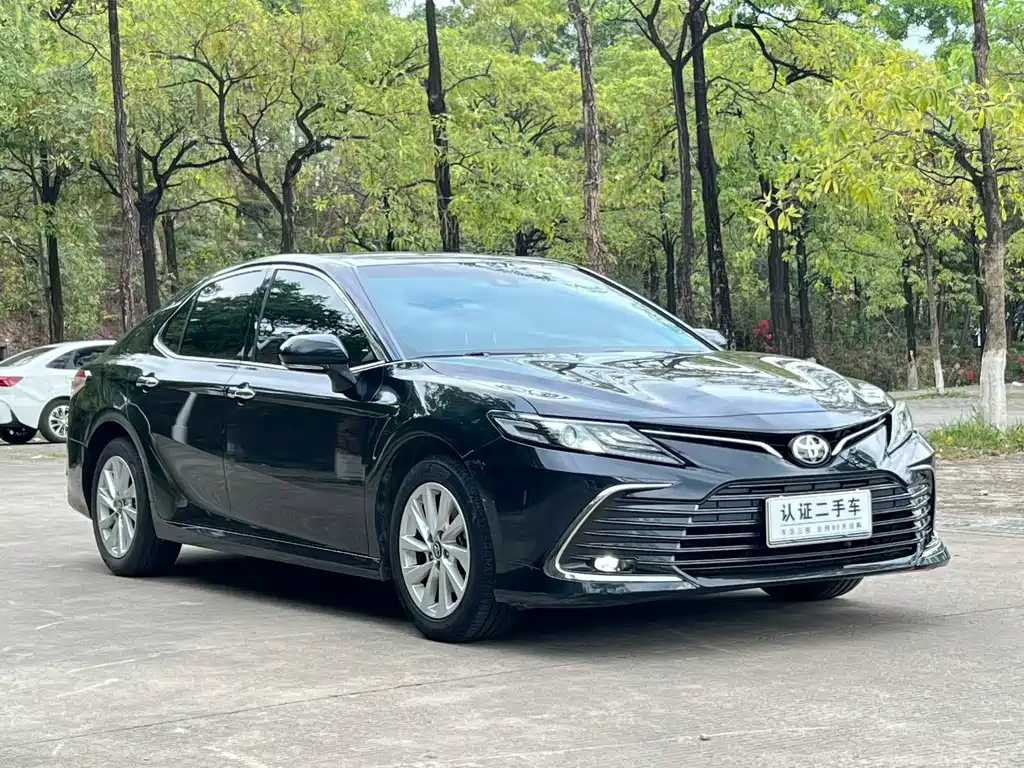Toyota Camry 2023 — фото 3