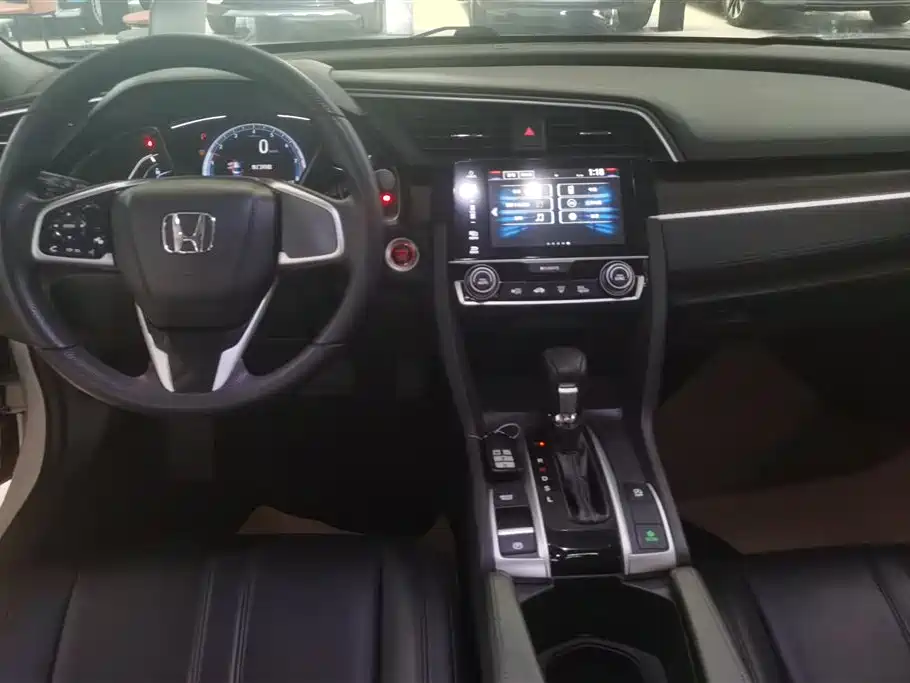 Honda Civic 2019 — фото 12