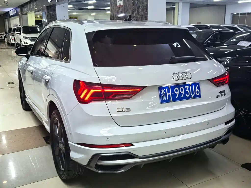 Audi Q3 2022 — фото 13