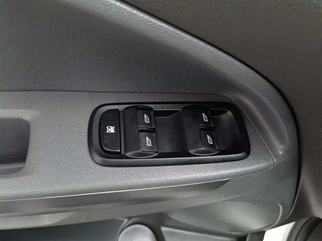 Ford Ecosport 2017 — фото 9