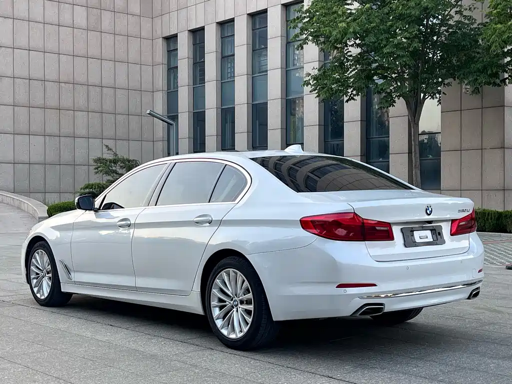 BMW 5 Series 2020 — фото 6