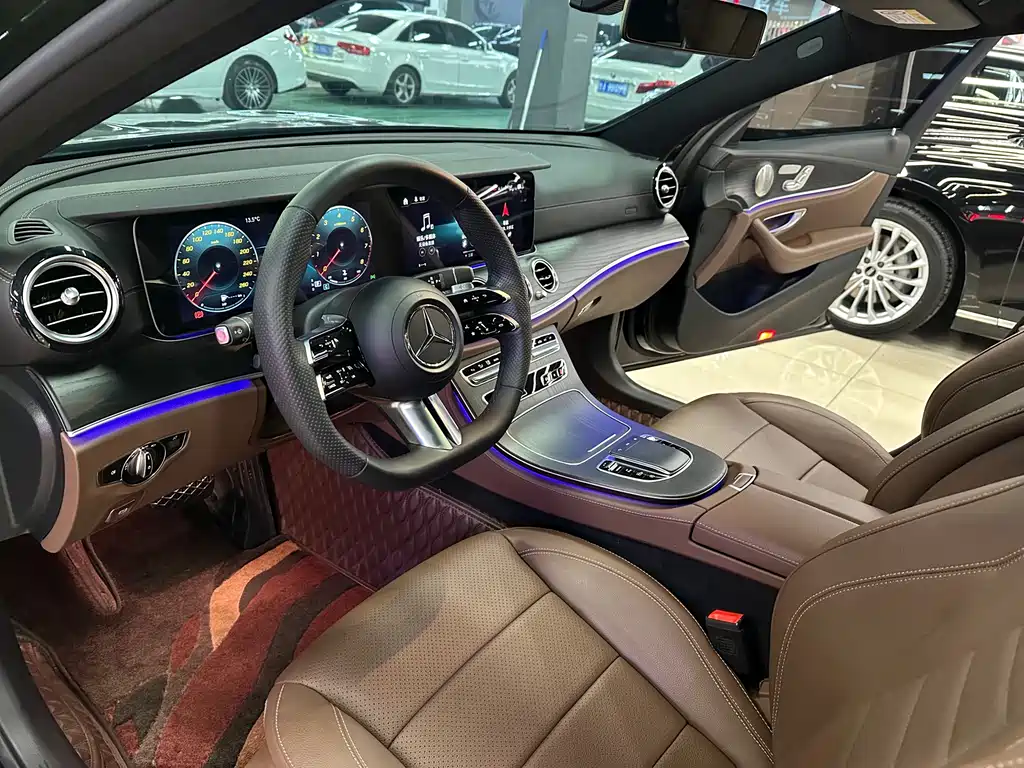 Mercedes-Benz E-Class 2023 — фото 7