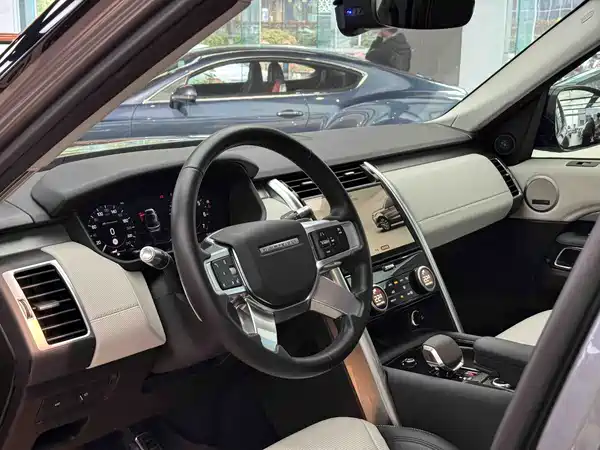 Land Rover Discovery 2021