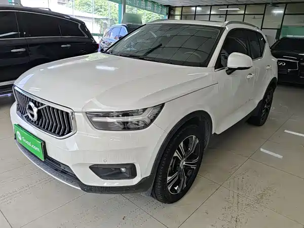Volvo XC40 2021