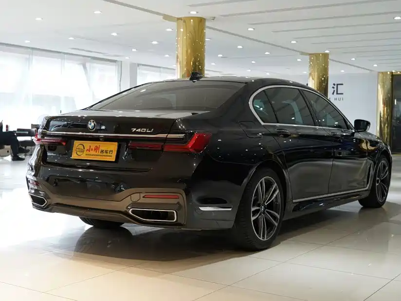 BMW 7 Series 2021 — фото 19