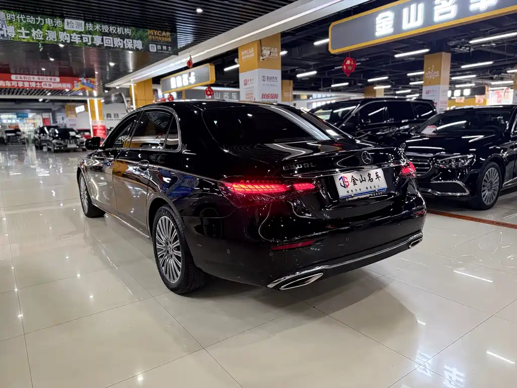 Mercedes-Benz E-Class 2023 — фото 13