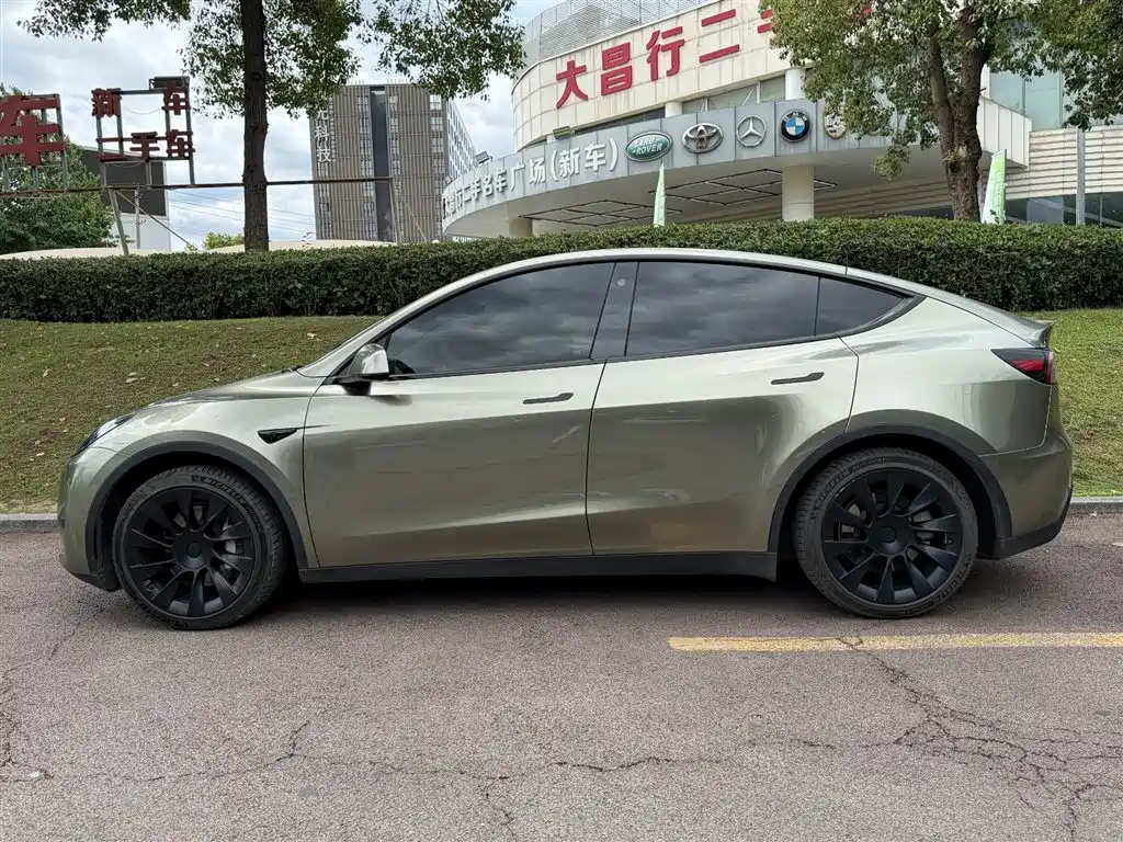 Tesla Model Y 2023 — фото 3