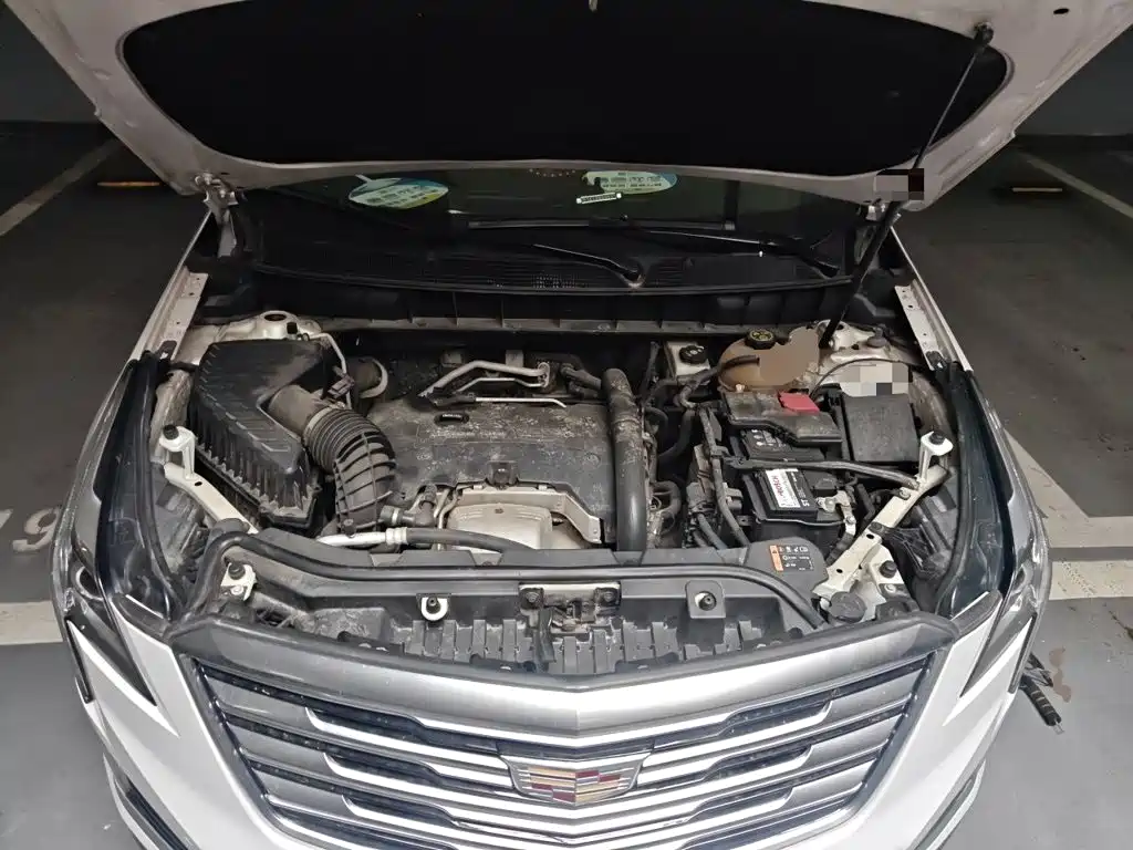 Cadillac XT5 2017 — фото 11