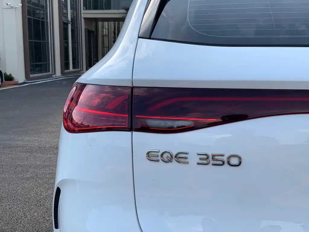 Mercedes-Benz EQE SUV 2024 — фото 13