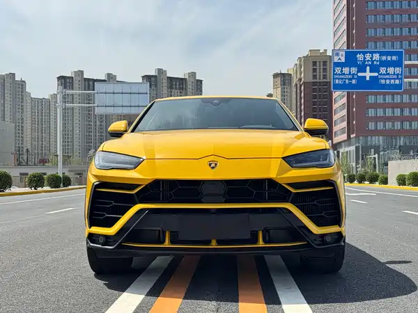 Lamborghini Urus 2021
