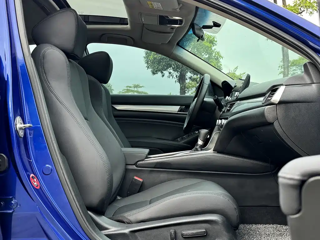 Honda Accord 2018 — фото 11