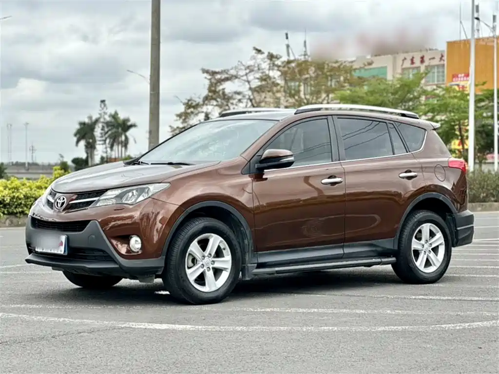 Toyota RAV4 2014 — фото 2