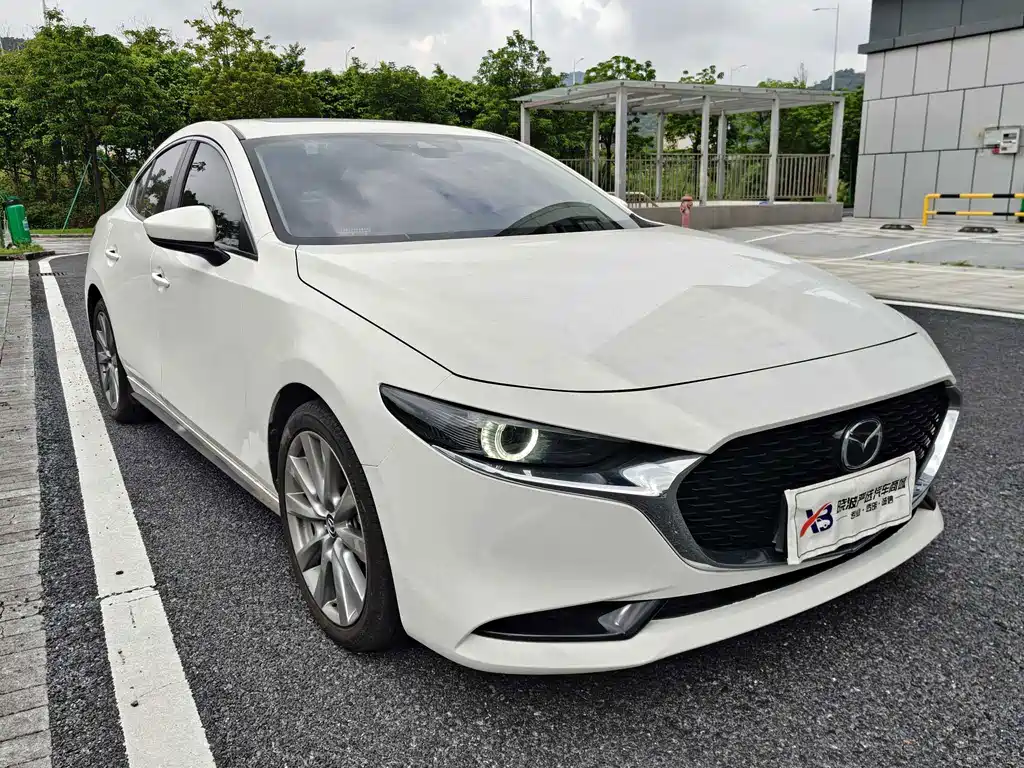 Mazda 3 Axela 2023 — фото 3